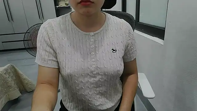 Emachiii online show from July 2026 12:33:02 PM