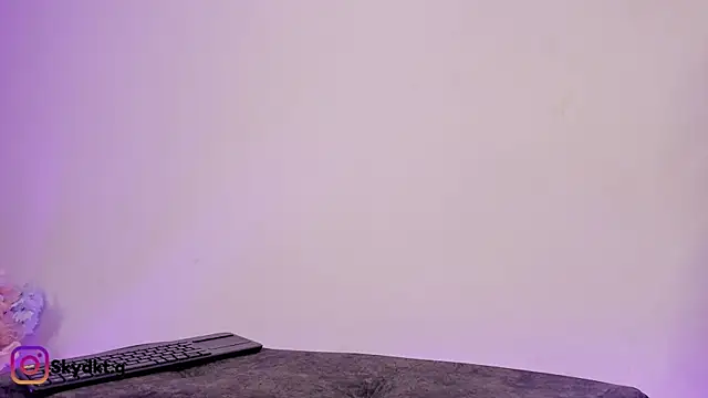 Sky Dark7 online show from November 2025 01:14:02 AM