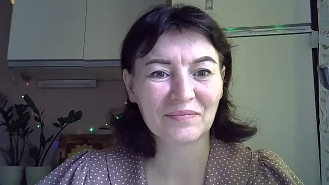 Krystal 82 online show from September 2025 08:16:02 AM