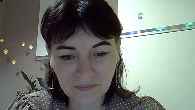 Krystal 82 online show from October 2025 08:52:02 PM