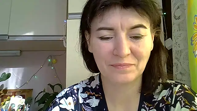 Krystal 82 online show from October 2025 08:48:01 AM