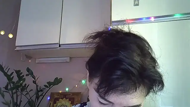 Krystal 82 online show from October 2025 07:53:02 AM