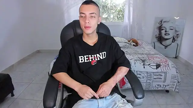 Dereck Boy8 online show from December 2025 07:43:01 PM