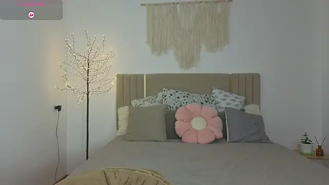 Real cutie1 online show from November 2025 01:48:01 PM