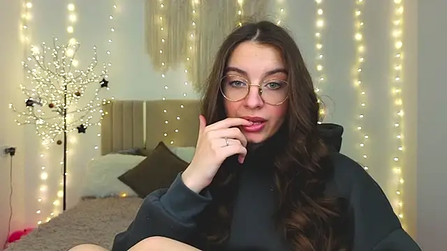 Real cutie1 online show from February 2026 02:01:02 PM