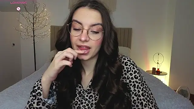 Real cutie1 online show from April 2026 01:25:02 PM