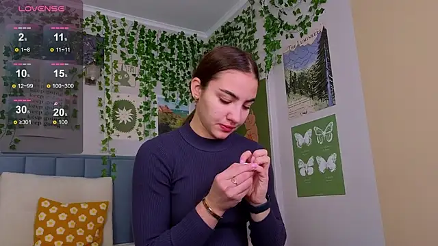 Ashley Pierce online show from October 2025 04:12:01 AM