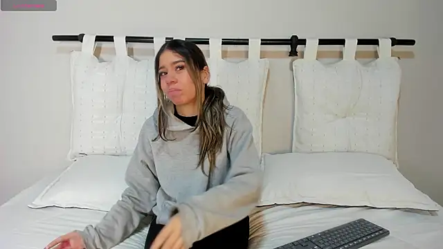 Rachell criss online show from January 2026 04:17:01 AM