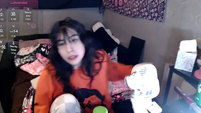 Snapshot of London_Ray chatting on February 2026 07:12:02 AM London Ray online show from February 2026 07:12:02 AM