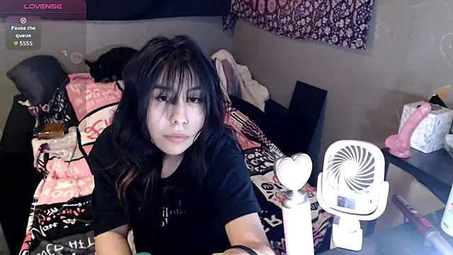 Snapshot of London_Ray chatting on February 2026 07:56:01 AM London Ray online show from February 2026 07:56:01 AM