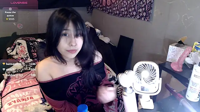 Snapshot of London_Ray chatting on February 2026 05:23:01 AM London Ray online show from February 2026 05:23:01 AM