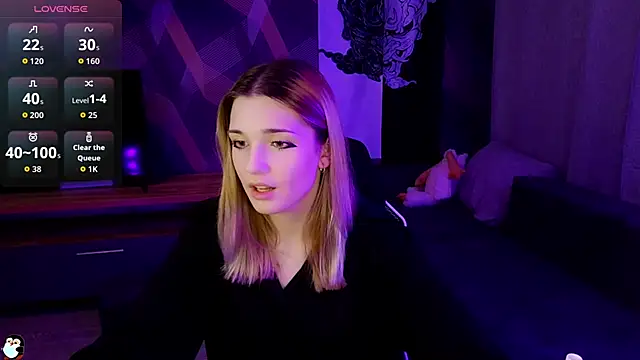 Sandy Belle online show from September 2025 07:04:01 PM