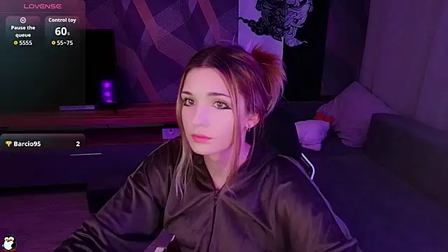 Sandy Belle online show from September 2025 06:32:02 PM