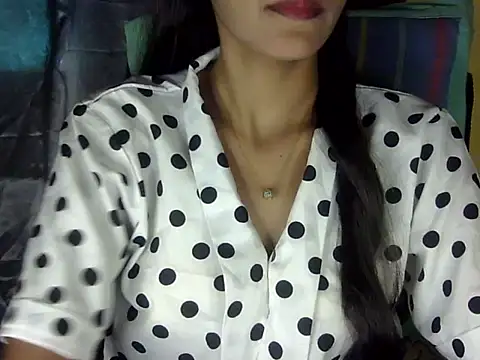 zara Khan0 online show from October 2025 03:40:01 AM