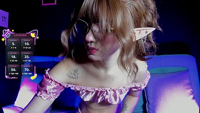 madiixwatson online show from November 2025 12:08:02 PM