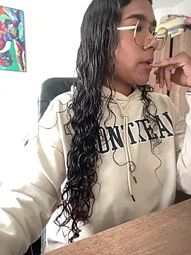 Seshat Hitt online show from October 2025 06:16:02 PM