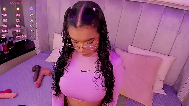 Seshat Hitt online show from November 2025 03:29:01 AM