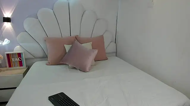 shamara thomson online show from February 2026 10:32:01 PM