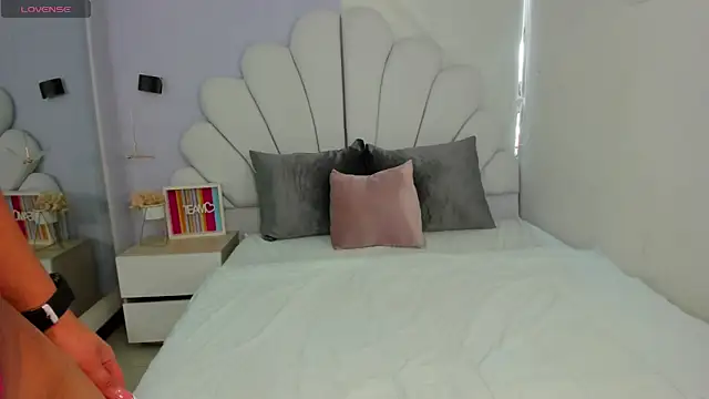 shamara thomson online show from April 2026 05:18:01 PM