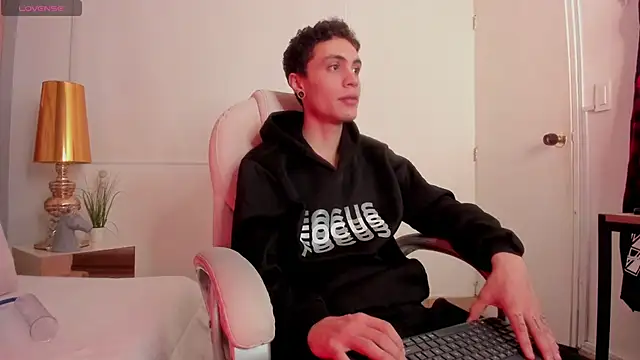 dark sun302 online show from October 2025 09:13:01 PM