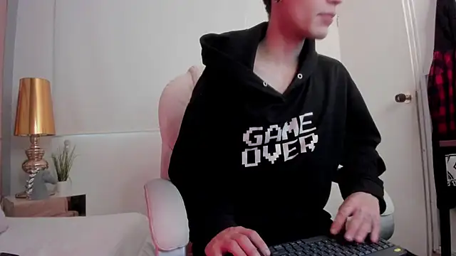 dark sun302 online show from October 2025 09:48:02 PM