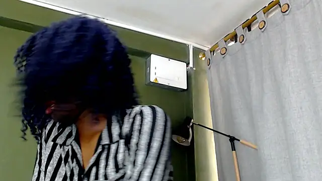 Evaa 18 online show from September 2025 05:36:01 PM