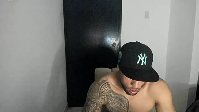Snapshot of ThiagoLugo chatting on May 2026 05:01:02 AM ThiagoLugo online show from May 2026 05:01:02 AM