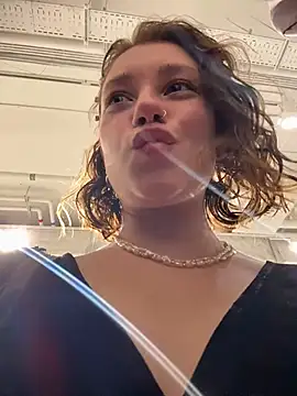 lucy-joy online show from October 2025 11:41:02 AM