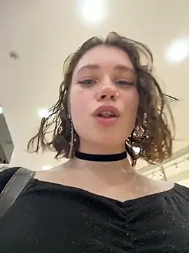 lucy-joy online show from October 2025 11:21:01 AM