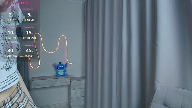 FoxyMira online show from September 2025 01:33:02 PM