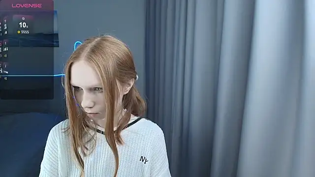 FoxyMira online show from September 2025 01:22:01 PM