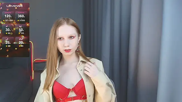 FoxyMira online show from December 2025 01:42:01 PM