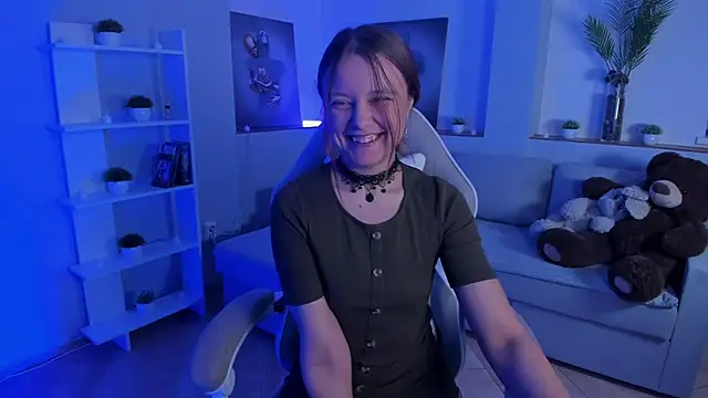 AlicePill online show from November 2025 01:49:01 AM