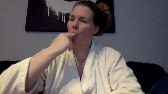 Snapshot of less-is-moore chatting on February 2026 01:05:01 PM less-is-moore online show from February 2026 01:05:01 PM