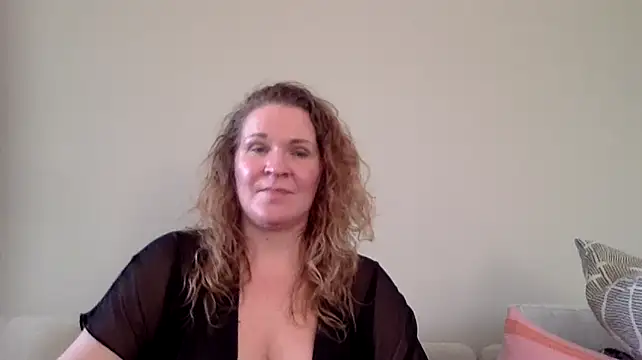 Snapshot of less-is-moore chatting on March 2026 03:41:02 PM less-is-moore online show from March 2026 03:41:02 PM