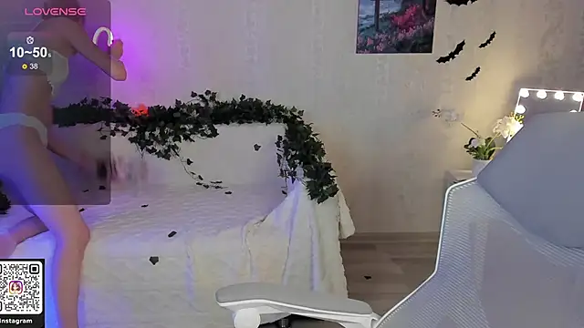 ArleneThomas online show from November 2025 01:00:02 PM