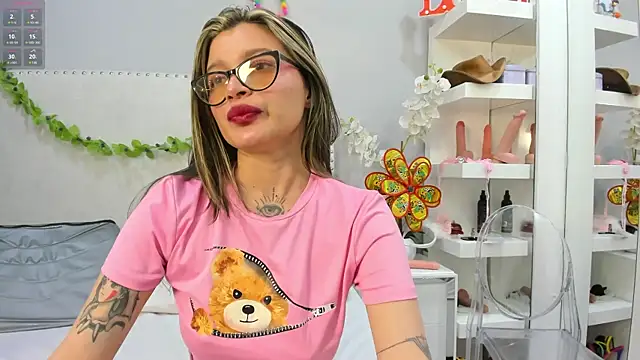 KoraSweett online show from October 2025 07:44:01 PM