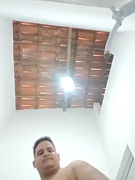 reguetones92 online show from November 2025 05:45:02 PM