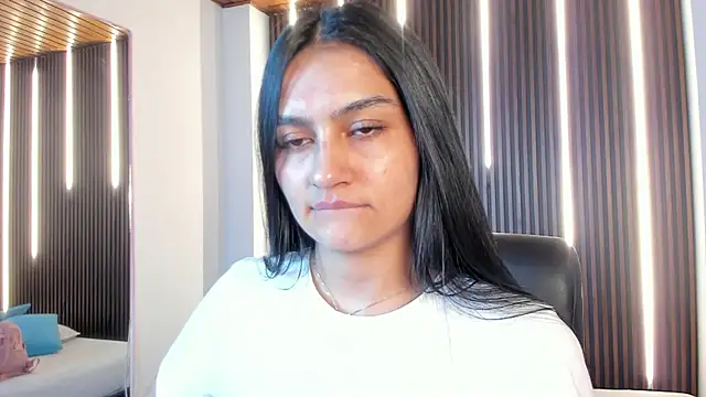 AidaJones online show from October 2025 12:52:02 PM