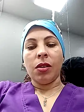 Yanis Ariel12 online show from October 2025 07:00:01 PM