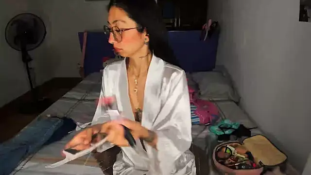 Snapshot of Anais_lux chatting on May 2026 12:07:01 AM Anais lux online show from May 2026 12:07:01 AM