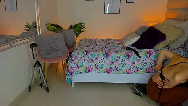 LusyKitty online show from September 2025 03:12:02 PM