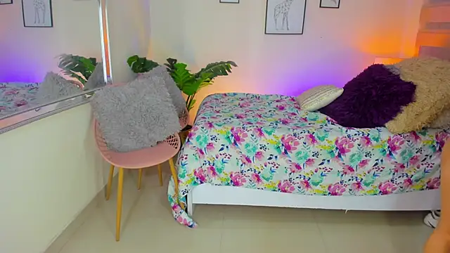 LusyKitty online show from September 2025 03:01:01 PM