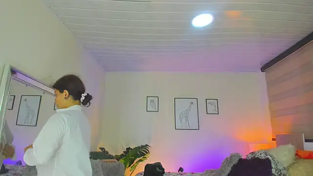 LusyKitty online show from October 2025 02:51:01 PM