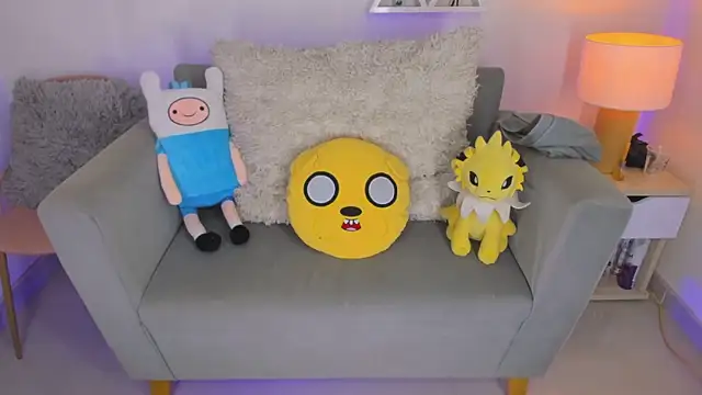 LusyKitty online show from November 2025 03:35:01 PM