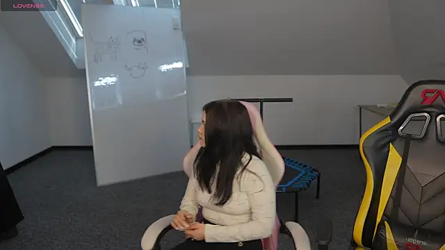 VivianSweet  online show from April 2026 10:27:01 AM