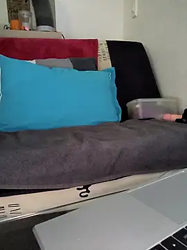 Volcaniiia online show from April 2026 04:02:02 PM