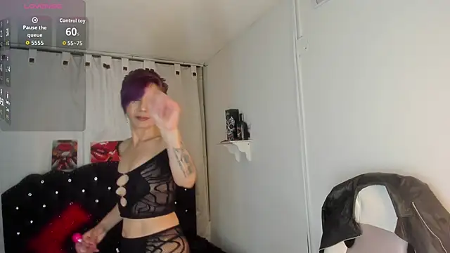 Trinityy   online show from September 2025 07:46:02 PM