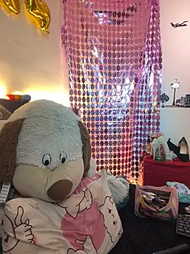 Snapshot of Nicol_V chatting on November 2025 04:22:01 AM Nicol V online show from November 2025 04:22:01 AM