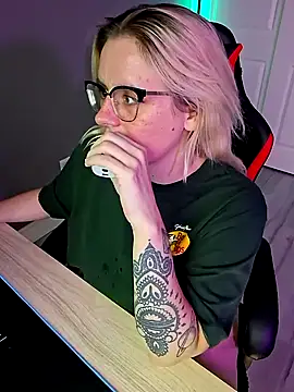 Charlies world online show from September 2025 08:22:01 PM